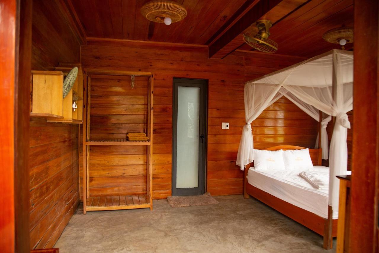 Jungle Boss Travel Lodge Фонг Нха Екстериор снимка