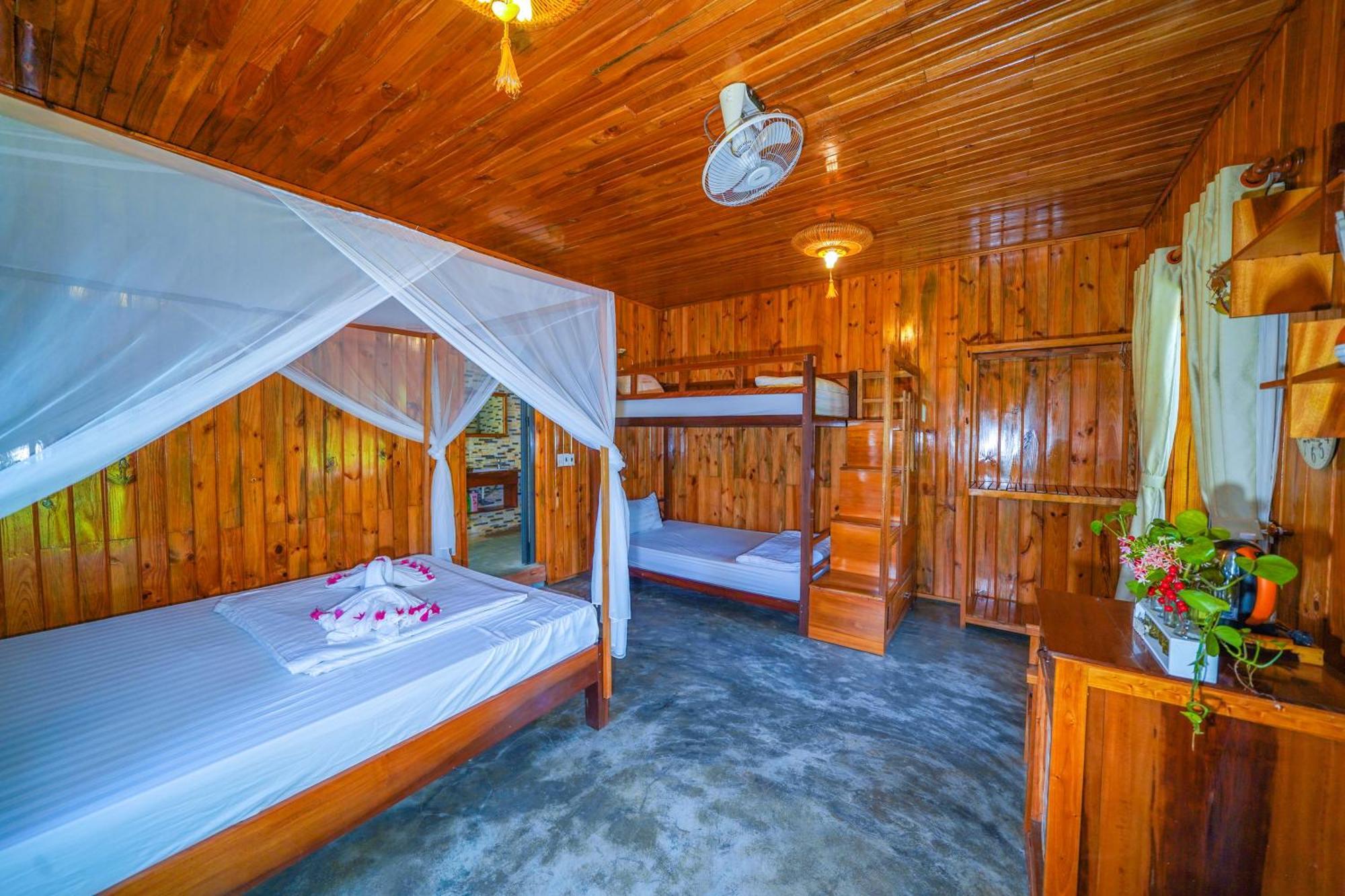 Jungle Boss Travel Lodge Фонг Нха Екстериор снимка