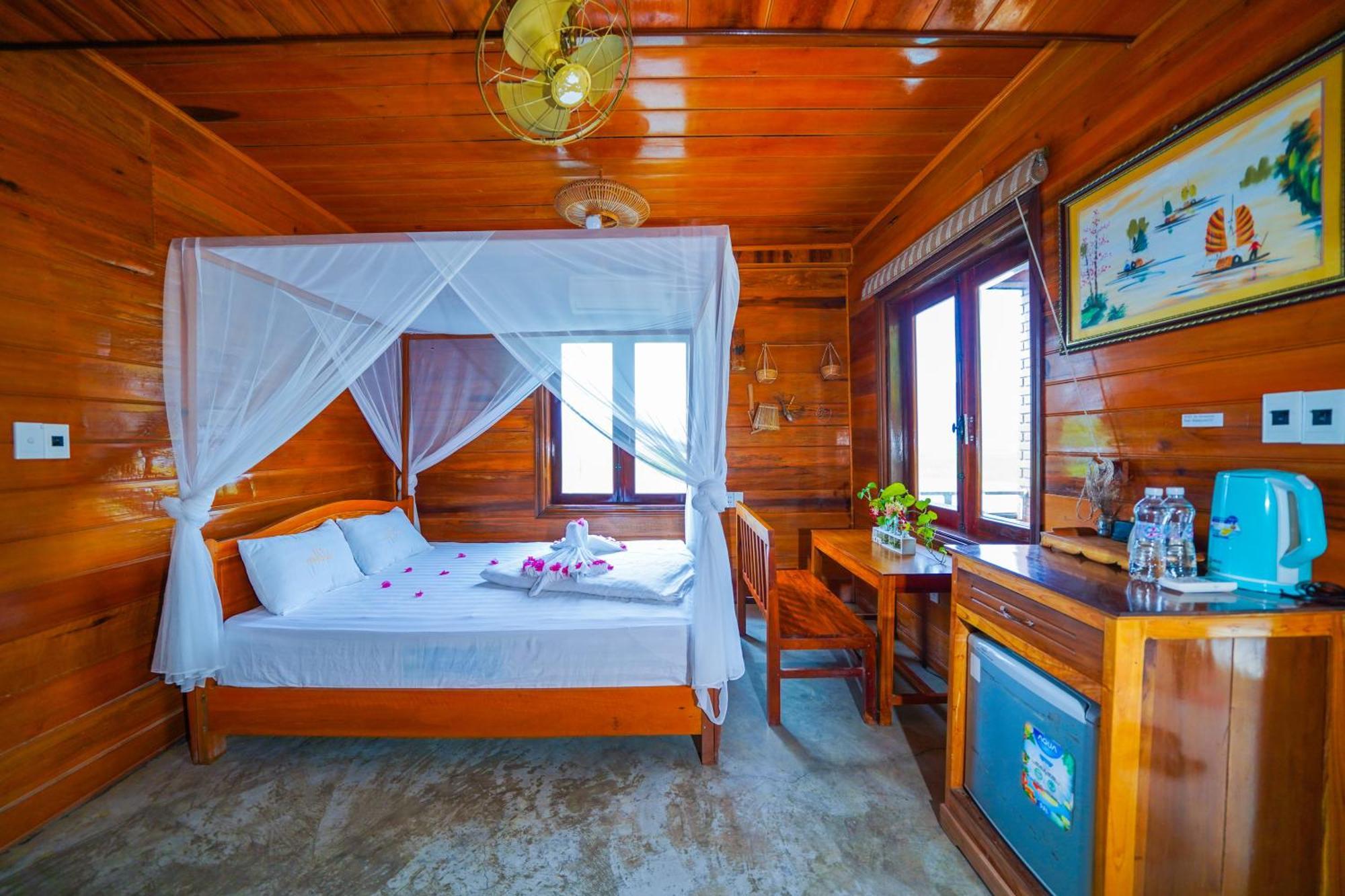 Jungle Boss Travel Lodge Фонг Нха Екстериор снимка